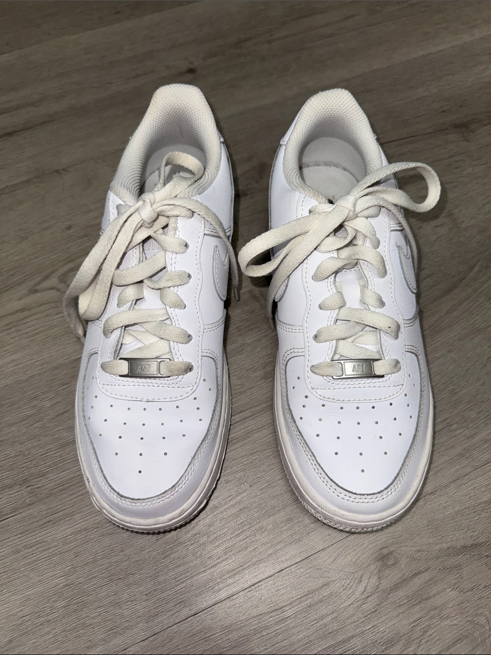 Women's White Low-Top Casual Sneakers